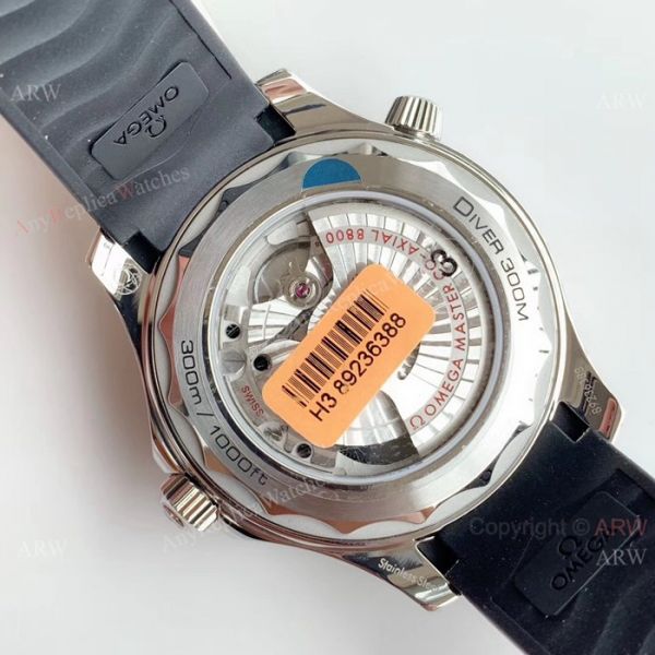 (OM Factory)Omega Seamaster 300 Replica Watch Black Rubber Strap Omega 8800 Movement (OM Factory)Omega Seamaster 300 Replica Watch Black Rubber Strap Omega 8800 Movement