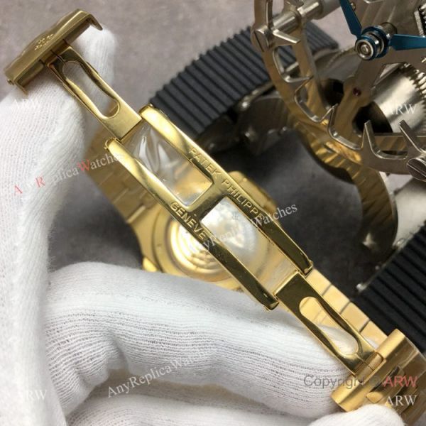GB Factory Swiss Cal.324 Replica Patek Philippe Nautilus Green Dial Watch GB Factory Swiss Cal.324 Replica Patek Philippe Nautilus Green Dial Watch