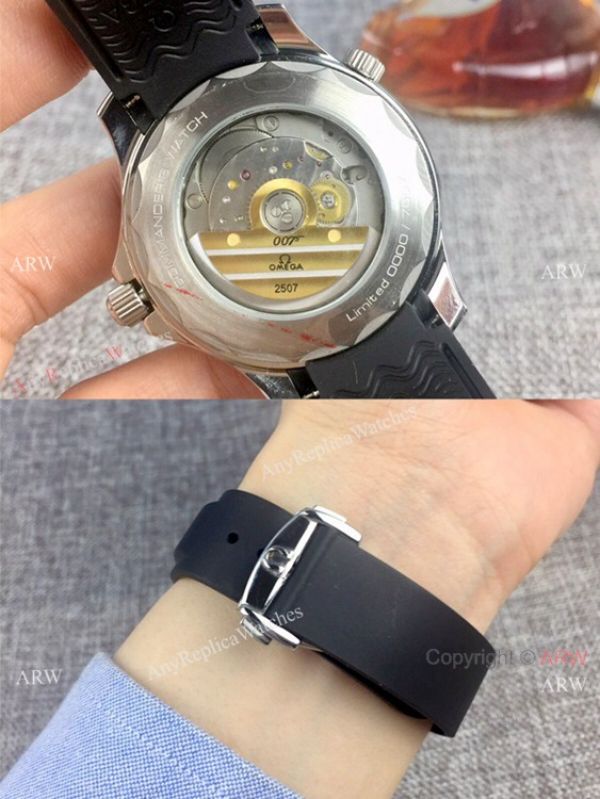 High quality Omega Commanders 007 Watch Gold Case Blue Rubber Band High quality Omega Commanders 007 Watch Gold Case Blue Rubber Band