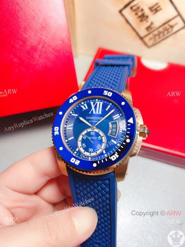 New! Replica Cartier Calibre de Quartz Watches Rose Gold Blue Bezel New! Replica Cartier Calibre de Quartz Watches Rose Gold Blue Bezel