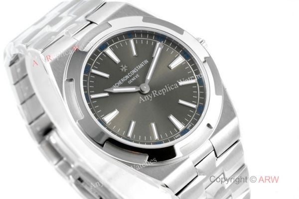Grade 1A Vacheron Constantin Overseas Ultra-thin Replica Watch Rhodium Face Stainless Steel Grade 1A Vacheron Constantin Overseas Ultra-thin Replica Watch Rhodium Face Stainless Steel