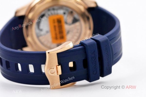 VS AAA Replica Omega Seamaster Diver 300m Watch Rose Gold Rubber Strap VS AAA Replica Omega Seamaster Diver 300m Watch Rose Gold Rubber Strap