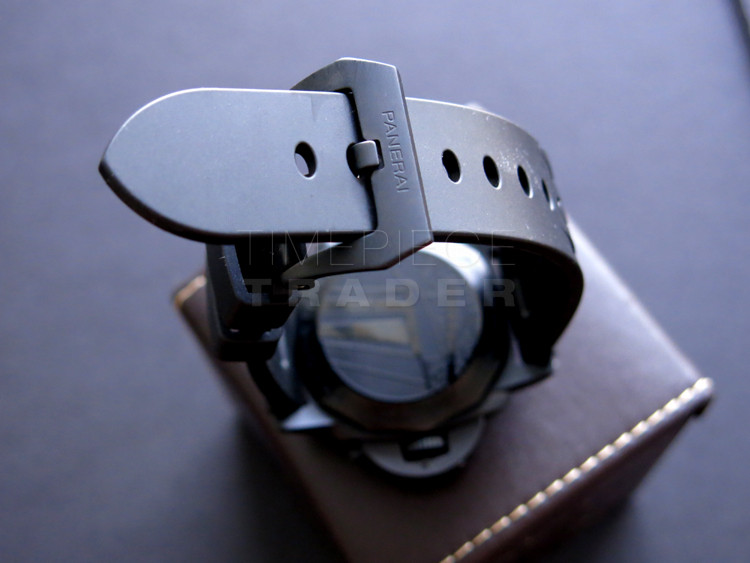 Panerai Luminor PAM1037 Ceramic Self Winding Auto Panerai Luminor PAM1037 Ceramic Self Winding Auto