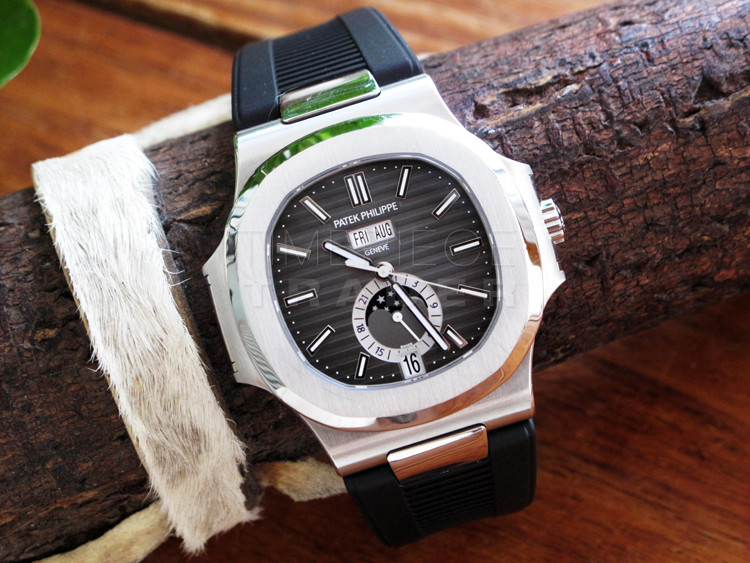 Patek Philippe Nautilus 5726A-001 Stainless Steel Self Wind Automatic Patek Philippe Nautilus 5726A-001 Stainless Steel Self Wind Automatic