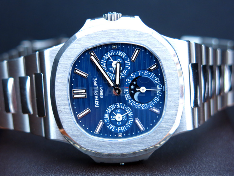 Patek Philippe Nautilus 5740-1G-001 18k White Gold Automatic self-winding Patek Philippe Nautilus 5740-1G-001 18k White Gold Automatic self-winding