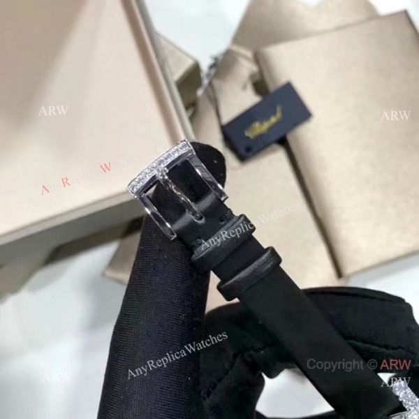 Top Grade Replica Chopard Happy Dreamg Ice Out Watches 32mm Top Grade Replica Chopard Happy Dreamg Ice Out Watches 32mm