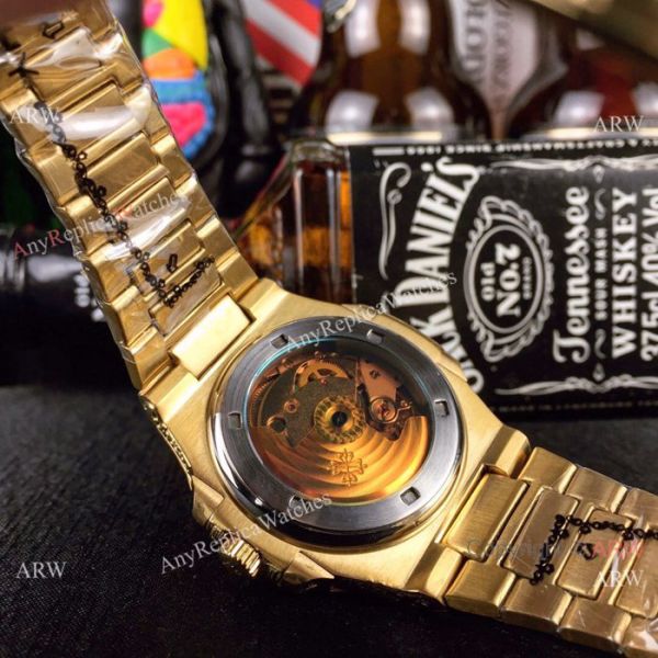 New Fake Patek Philippe Engraving Nautilus Silver Face Yellow Gold Watch For Sale New Fake Patek Philippe Engraving Nautilus Silver Face Yellow Gold Watch For Sale
