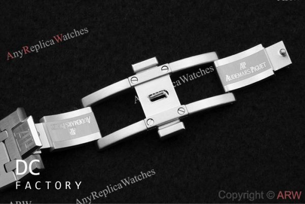 Replica Audemars Piguet Royal Oak Jumbo Extra Thin 39MM Watch Stainless Steel Blue Face Replica Audemars Piguet Royal Oak Jumbo Extra Thin 39MM Watch Stainless Steel Blue Face
