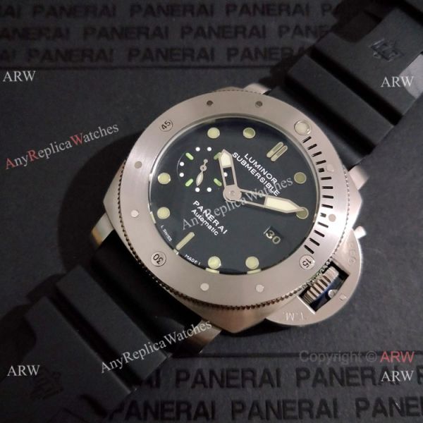 Copy Panerai Submersible Rubber Strap Black Dial PAM305 Men Watch Copy Panerai Submersible Rubber Strap Black Dial PAM305 Men Watch