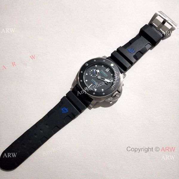 Copy Panerai Luminor Submersible PAM683 Watch Stianless Steel Black Bezel Copy Panerai Luminor Submersible PAM683 Watch Stianless Steel Black Bezel