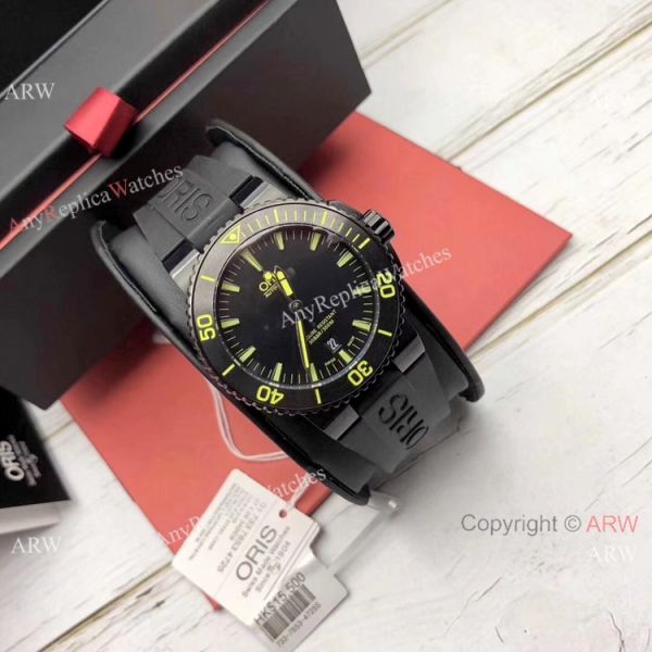 Swiss Fake Oris Aquis 43mm Watch Black and Yellow Swiss Fake Oris Aquis 43mm Watch Black and Yellow