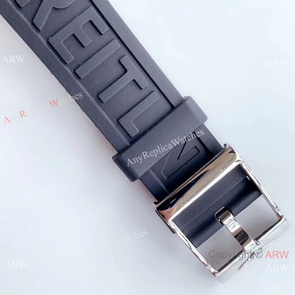 Noob Factory V2 Breitling Avenger II GMT Replica Watch Black Dial Diamond Bezel Noob Factory V2 Breitling Avenger II GMT Replica Watch Black Dial Diamond Bezel