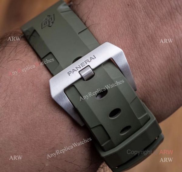 VS Factory New Panerai Submersible PAM01055 Verde Militare 42mm Green Dial Swiss Replica Watches VS Factory New Panerai Submersible PAM01055 Verde Militare 42mm Green Dial Swiss Replica Watches