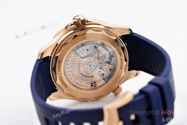 VS AAA Replica Omega Seamaster Diver 300m Watch Rose Gold Rubber Strap VS AAA Replica Omega Seamaster Diver 300m Watch Rose Gold Rubber Strap
