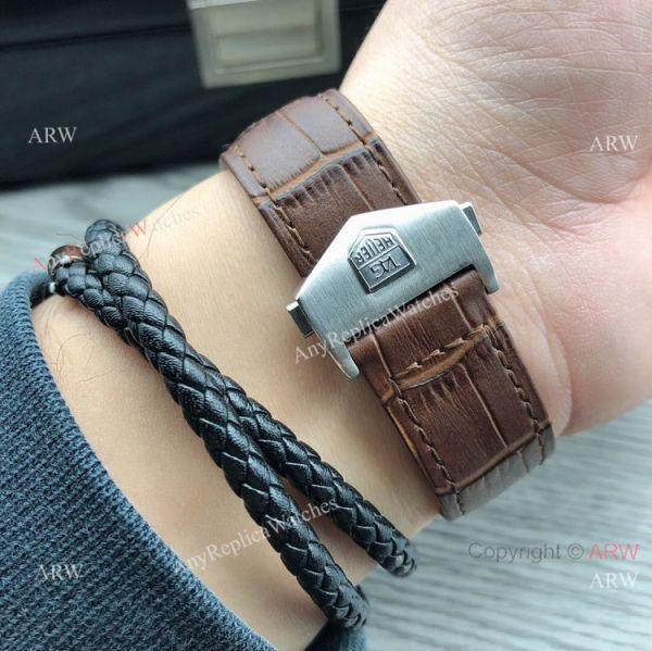 Quartz Tag Heuer Carrera White Dial Brown Leather Strap Knockoff Watches 40mm Quartz Tag Heuer Carrera White Dial Brown Leather Strap Knockoff Watches 40mm