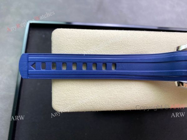 New OM Factory Omega Seamaster Diver 300m Grey Dial Blue Rubber Strap Replica Watch For Men New OM Factory Omega Seamaster Diver 300m Grey Dial Blue Rubber Strap Replica Watch For Men