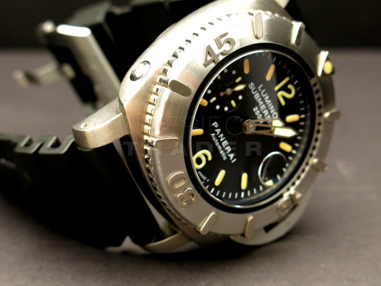 Panerai Special Editions 2004 PAM194 Titanium Automatic Panerai Special Editions 2004 PAM194 Titanium Automatic