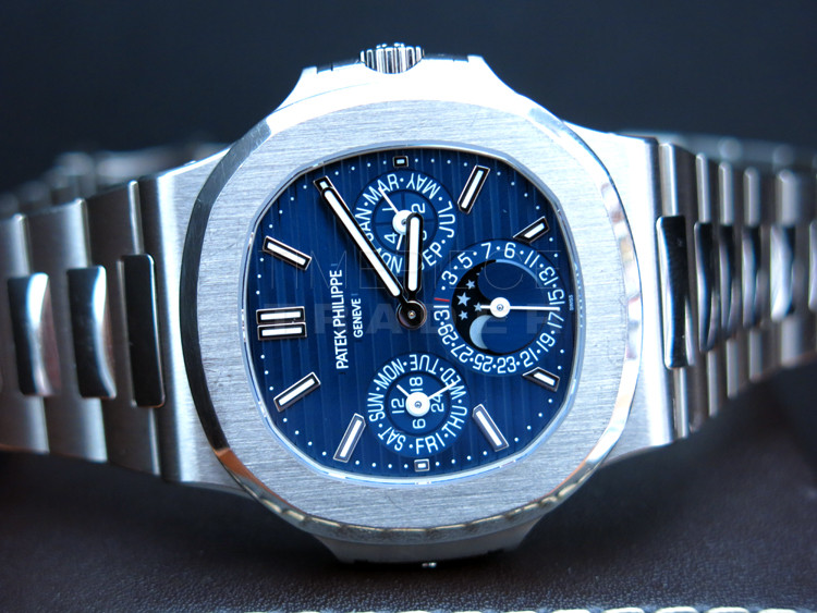 Patek Philippe Nautilus 5740-1G-001 18k White Gold Automatic self-winding Patek Philippe Nautilus 5740-1G-001 18k White Gold Automatic self-winding