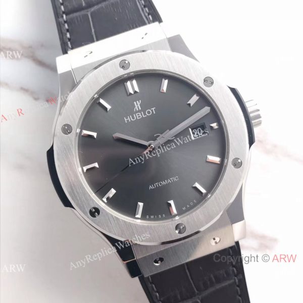 Swiss Hublot HUB1112 Titanium Case and Gray Watch Classic Fusion Series Swiss Hublot HUB1112 Titanium Case and Gray Watch Classic Fusion Series
