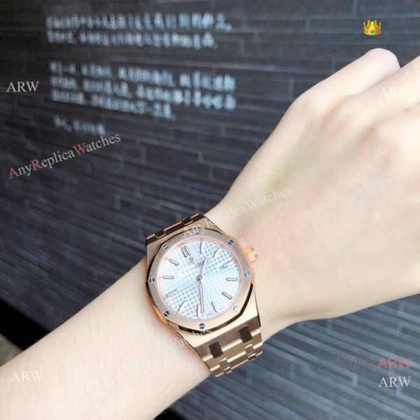 Copy Audemars Piguet Royal Oak Quartz lovers Watch Rose Gold Silver Face Copy Audemars Piguet Royal Oak Quartz lovers Watch Rose Gold Silver Face