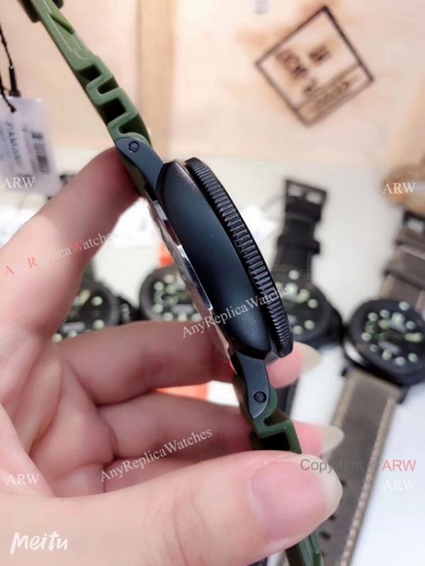 2019 Copy Panerai Submersible Mike Horn Edition PAM 985 Watch 2019 Copy Panerai Submersible Mike Horn Edition PAM 985 Watch
