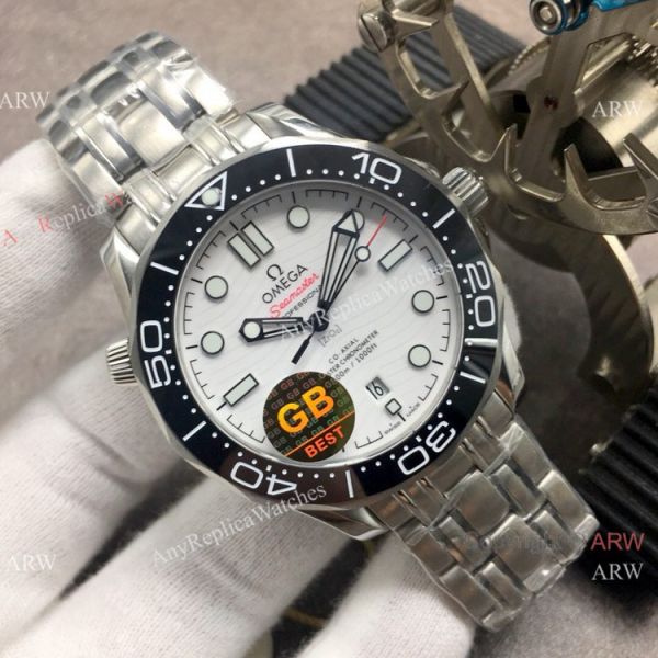GB Factory Omega Diver 300M James Bond Replica Watch Stainless Steel White Dial Omega 8800 Movement GB Factory Omega Diver 300M James Bond Replica Watch Stainless Steel White Dial Omega 8800 Movement