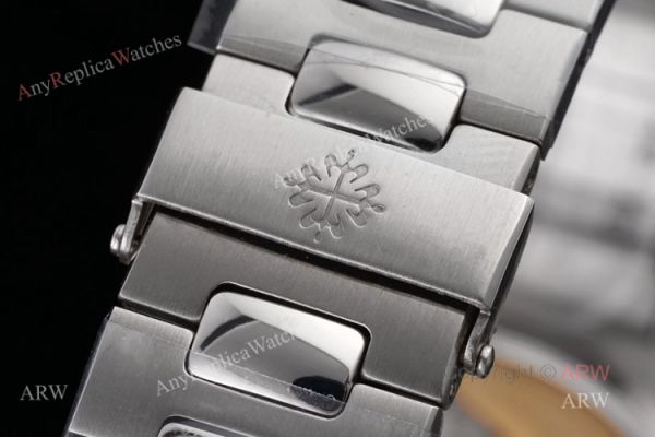 New Swiss Replica Patek Philippe Nautilus Silver Case White Dial Chronograph Watch New Swiss Replica Patek Philippe Nautilus Silver Case White Dial Chronograph Watch
