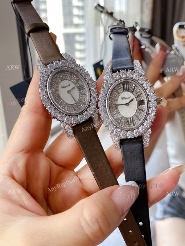 High Quality Replica Ladies Chopard LHeure Du Diamant Medium Oval Watch With Diamonds High Quality Replica Ladies Chopard LHeure Du Diamant Medium Oval Watch With Diamonds