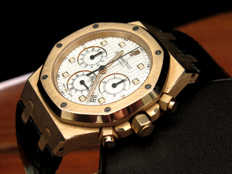 Audemars Piguet Royal oak 26022OR.OO.D088CR.01 18k Rose Gold Self Winding AUTO Audemars Piguet Royal oak 26022OR.OO.D088CR.01 18k Rose Gold Self Winding AUTO